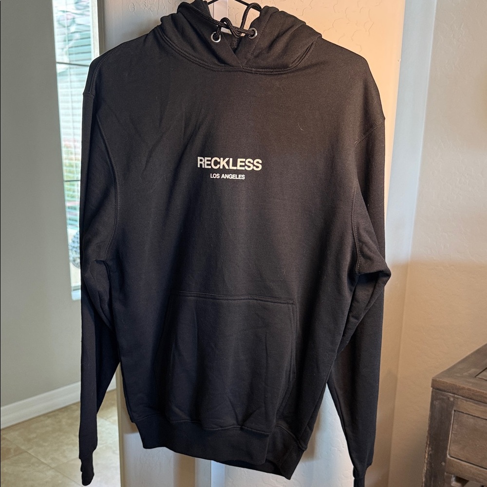YOUNG & RECKLESS MENS BLACK HOODIE 
NWOT SIZE SMALL